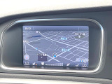 ●純正ナビ:一体感のあるナビは、高級感ある車内を演出してくれます。Bluetooth再生などオーディオ機能も充実しておりますので、運転もより楽しめます♪