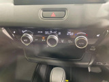 【シートヒーター】寒い日に重宝するシートヒーター!エアコンより早く温まってくれるので寒がりの人も安心ですね♪エアコンの温風は乾燥するから苦手、という方にもをおすすめです。