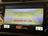後方の見える安心をお届けするバックガイドモニター付:バックするときのアシストラインもあって楽々バック!車庫入れや縦列駐車をサポートし、苦手な駐車も安心です!今やもう手放せない装備ですネ♪