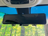 【電子ルームミラー】後席の大きな荷物や同乗者で後方が確認しづらい時でも安心!カメラが撮影した車両後方の映像をルームミラー内に表示。クリアな視界で状況の確認が可能です!