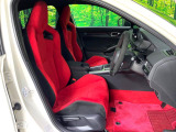 運転席シート廻りは使用感も少なく、良好な状態となっています。丁寧に使われていたことがよくわかりますね。