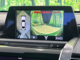【パノラミックビューモニター】専用のカメラにより、上から見下ろしたような視点で360度クルマの周囲を確認することができます☆死角部分も確認しやすく、狭い場所での切り返しや駐車もスムーズに行えます。