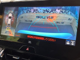 【パノラミックビューモニター】専用のカメラにより、上から見下ろしたような視点で360度クルマの周囲を確認することができます☆縦列駐車や幅寄せ時に活躍してくれます♪