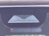 【ホンダセンシング】走行中に前方の車両等を認識し、衝突しそうな時は警報とブレーキで衝突回避と被害軽減をアシスト。より安全にドライブをお楽しみいただけます。