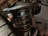 お車を安心してお乗りいただく為には、足回りの定期点検が欠かせません。サービスサポート(有償保証)では無料点検もご提供しており、安心のカーライフをお過ごしいただけるサポート体制が整っています。