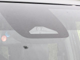 【トヨタセーフティセンス】走行中に前方の車両等を認識し、衝突しそうな時は警報とブレーキで衝突回避と被害軽減をアシスト。より安全にドライブをお楽しみいただけます。