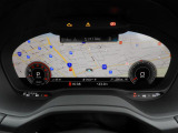 重厚感と安定感があり、同時にダイナミックさも備えるAudiの走り。機能やデザインが革新的なメーター。
