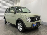 車内は内装デザインやインテリアがお部屋のような落ち着きのある空間