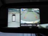 ミラーにもバックカメラ装備しております。駐車時に大変役に立ちますよ。駐車が苦手な方にも便利機能です。