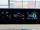 【スピードメーター】先進的なディスプレイ表示のスピードメーターです。