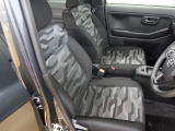 ゆったりとした運転席で、快適なドライブをサポートします。
