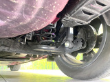 お車を安心してお乗りいただく為には、足回りの定期点検が欠かせません。サービスサポート(有償保証)では無料点検もご提供しており、安心のカーライフをお過ごしいただけるサポート体制が整っています。