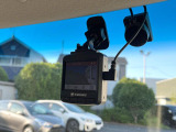 【ドライブレコーダー】ドライブレコーダー装備!走行中はもちろん、あおり運転や事故に遭遇した際、映像で記録し、万一のリスクに備えます。※記録用SDカードはお客様ご自身でご準備いただく必要があります。