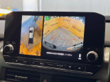 【マルチアラウンドモニター】専用のカメラにより、上から見下ろしたような視点で360度クルマの周囲を確認することができます☆死角部分も確認しやすく、狭い場所での切り返しや駐車もスムーズに行えます。