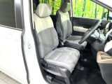運転席シート廻りは使用感も少なく、良好な状態となっています。丁寧に使われていたことがよくわかりますね。