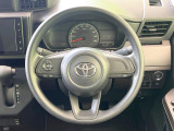 インテリアに合わせたデザインのステアリングは、運転される方のことも考え、運転しやすい形状、大きさです。是非一度、実際に触ってお確かめください。