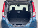 普段のお買い物や通勤、送迎等に十分な荷室スペースを確保しております。セカンドシートを倒すと、大きな荷物の積載も可能です♪