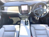 大人気SUVのXC90プラグインハイブリッドが入荷いたしました!プレミアムサウンドのBowers&Wilkinsをはじめとした高級感あふれる室内はドライブを加速させますね