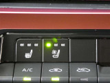 シートベンチレーション付きです。シートと密着部分の空気を換気して蒸れを防いでくれるので、暑い時期も快適に過ごせます♪一度使ったら手放せません!