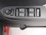 カップホルダーは運転席や助手席からちょうど手の届く位置です!!
