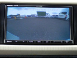 バックカメラ装備しております。駐車時に大変役に立ちますよ。駐車が苦手な方にも便利機能です。