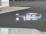 人気のヘッドアップディスプレイ!現在の車速、ナビゲーション・システムによるルート案内の矢印表示、チェック・コントロール、前車接近警告など、さまざまな情報をドライバーの視界内に直接表示いたします!