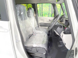 運転席シート廻りは使用感も少なく、良好な状態となっています。丁寧に使われていたことがよくわかりますね。
