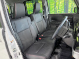 運転席シート廻りは使用感も少なく、良好な状態となっています。丁寧に使われていたことがよくわかりますね。