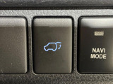 【パワーバックドア】スマートキーや運転席のボタンを押すだけでリアゲートが自動で開閉します!荷物を持っている時や、高い位置にあるバックドアを閉める際に便利な機能です♪