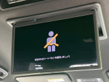 【14型有機ELフリップダウン】三列目からでも迫力のエンタメが観れる大画面フリップダウン。有機ELのモニターでは、一般的なフリップダウンよりも高コントラストでキレイな映像を楽しめます。