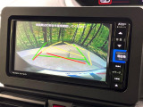 【バックカメラ】駐車時に後方がリアルタイム映像で確認できます。大型商業施設や立体駐車場での駐車時や、夜間のバック時に大活躍!運転スキルに関わらず、今や必須となった装備のひとつです!