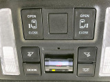 【両側パワースライドドア】スマートキーや運転席のスイッチで後席両側スライドドアの開閉が可能♪電動だから力を入れてドアを開ける必要が無く、小さなお子様でも簡単に開け閉めでき快適です♪