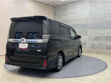 全車1年間の走行距離無制限のロングラン保証付きです。また、さらに安心をお求めの方には1年〜2年の保証延長ができる「ロングラン&alpha;保証」(有償)もお選びいただけます。
