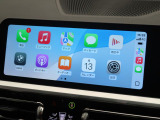 【アップルカープレイ】iPhoneがBMW車両とワイヤレスで接続されます。Apple CarPlayでは、オーディオストリーミングやメッセージングアプリがディスプレイに表示されます。