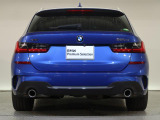 BMWのお車は、走行の安定性とコーナリングの良さを追求し、思い通りにハンドルの操作可能です。試乗車もご用意しておりますので、ぜひ&ldquo;駆け抜ける歓びをご体感ください!