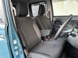 運転席シート廻りは使用感も少なく、とても良好な状態です♪さらに気持ちよくお乗り頂くために、徹底したルームクリーニングも実施しております!