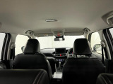車内は明るくて見通しが良く、初めての方でも運転しやすい印象です。