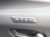 【シートポジションメモリー】シートのセットは3つの登録まで行うことができます。