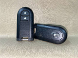 【スマートキー】キーを取り出さずにドアを施錠&解錠。クルマの始動も可能です。