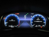 運転席のメータパネル類は常に視界に入る場所ですので、大事なチェックポイントです。ぜひ実際にご乗車ください。