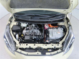 車にとって、とても大切な部分のエンジンルーム。綺麗に清掃済みで安心です。