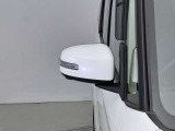 【ウインカー付ドアミラー】視認性が上がり、車・バイク事故防止にもつながります。