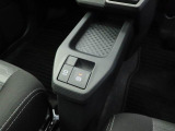 電動パーキングブレーキ&オートブレーキホールド機能つき♪日々の運転が楽になります。