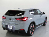 どの角度からもBMWのフォルムが際立ちます。