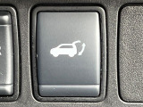 【パワーバックドア】スマートキーや運転席のボタンを押すだけでリアゲートが自動で開閉します!荷物を持っている時や、高い位置にあるバックドアを閉める際に便利な機能です♪