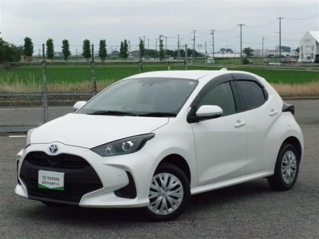 ヤリス 1.5 ハイブリッド G E-Four 4WD 