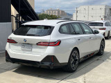 BMWのお車は、&ldquo;駆け抜ける歓び&rdquo;を体現しております。走行の安定性とコーナリングの良さを追求し、思い通りにハンドルの操作可能です。