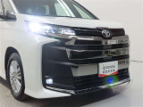 高輝度で点灯速度が速く、しかも消費電力の少ないLEDヘッドライトが装備されています!LEDの明るい光が走行中の視界の確保をサポートして、夜のドライブがより楽しく安全に運転できます♪