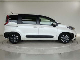 両側パワースライドドア付きだから、狭い駐車スペースなどでの 乗り降りラクラク!小さなお子さまのいるご家庭には嬉しい装備。