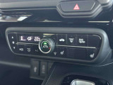 夏でも冬でもお好みの温度に設定しておけば、AUTO ボタンひとつで快適な車内空間へ!風の強さや温度、内外気の切り替えも自動で調整してくれます♪こちらのお車はシートヒーター機能付きです!